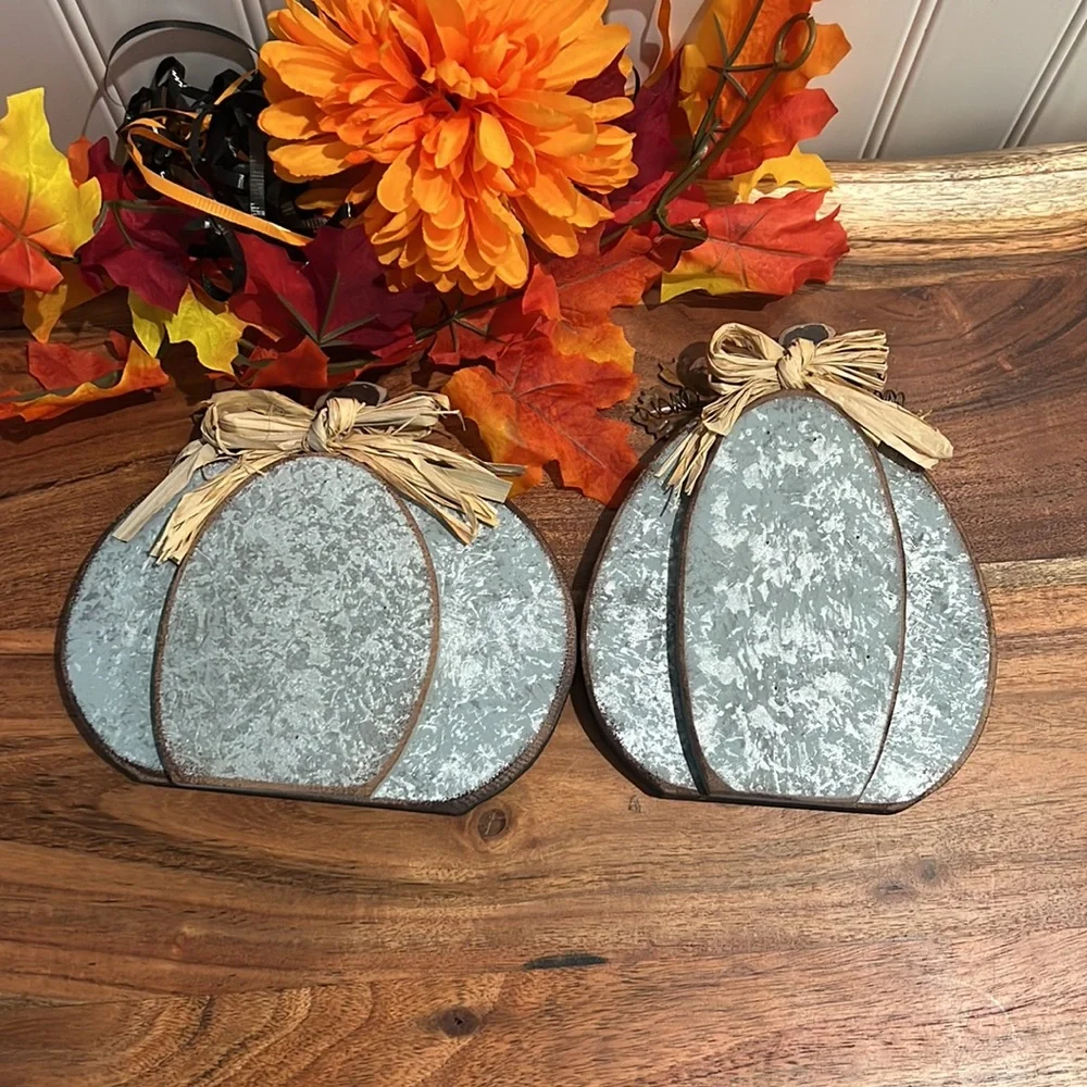 ☀️Clearance- Kirkland’s Home Chunky 3D Wood Metallic Tabletop Pumpkins 2 Pc Set - Picture 4 of 12